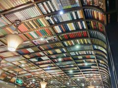 -钟书阁(松江泰晤士小镇店)