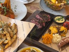 -Mark&Mars Restaurant