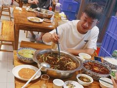 -乡土特色.冷锅鱼.牦牛肉汤锅