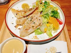 -POKEE VIA&Brunch·维娅(重庆来福士店)