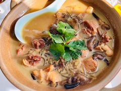 小鸡炖榛蘑-止观小馆·辽河口渔家菜(王府井店)