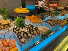 -广州万富希尔顿酒店·感趣自助餐厅·金秋蟹宴生蚝海鲜刺身