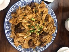 -壹阁胡羊焖饼(特色小吃街店)