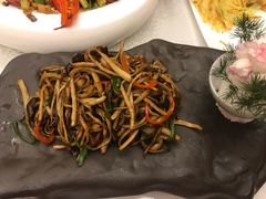 手撕茶树菇-吉祥格桑花开素食餐厅