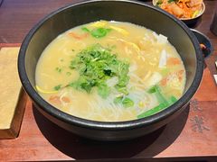 -银米·云南传统过桥米线(双廊黑金冠店)