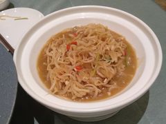 酸萝卜炒粉-谷语中餐厅