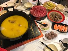 -鲜入围煮花胶鸡海鲜火锅