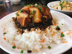 梅干菜烧肉盖饭-丁大兴(鲁迅故里店)