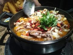 酸菜牛蛙-小龙坎火锅(好世界店)