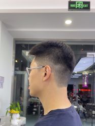 -首脑美发沙龙