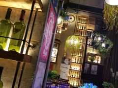 -临界音乐酒馆·小龙虾·江湖菜(华熙LIVE·鱼洞店)