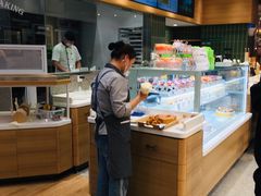 自助取餐区-爱达乐面包生日蛋糕(泛悦国际店)