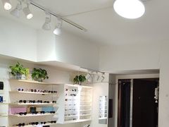 -天空之镜眼镜店蔡司依视路授权店(天通苑店)