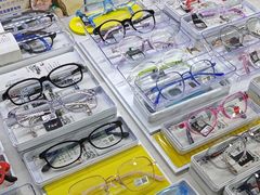 -罗伯特眼镜·蔡司官方授权(罗湖国贸店)