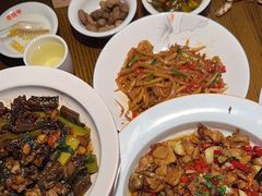 -爱碗亭·鲜炒湖南菜(壹城中心店)