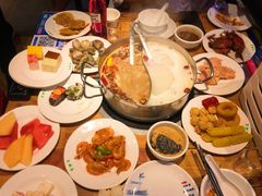鸳鸯锅-蒙肥羊·酸汤潮牛·鲜牛肉火锅烤肉自助(岗顶店)
