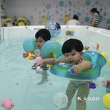 带宝宝体验游泳的乐趣
