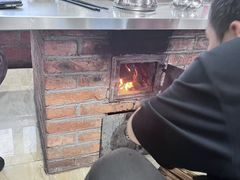 -粘豆包柴火铁锅炖