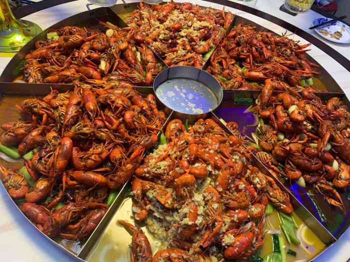 望江门小龙虾·烧烤(天虹一店)-"地方挺好找的.就在万象城对面.