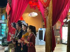 -老滇山寨•云南特色菜•地方菜•民族风情歌舞表演(金碧店)