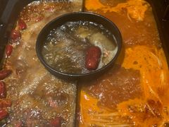 -老牌坊云南鱼豆花火锅(爱建店)
