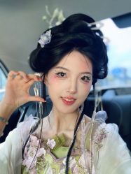 -一揽芳华汉服旗袍体验馆(拙政园店)