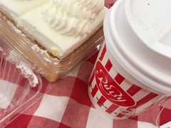 -红宝石·鲜奶小方·海派西点房(南丹店)