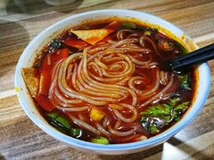 麻辣米线-老字号杨坡红油米线腊汁肉夹馍(东四道巷店)