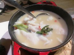 酸汤嫩鱼片-小大董·烤鸭(凤凰汇店)