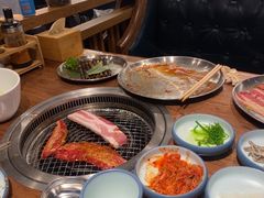 -明洞阿姨·韩式酱蟹烤肉·创意料理(三元桥店)