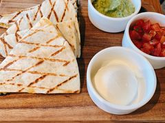 -ROAST coffee & eatery
