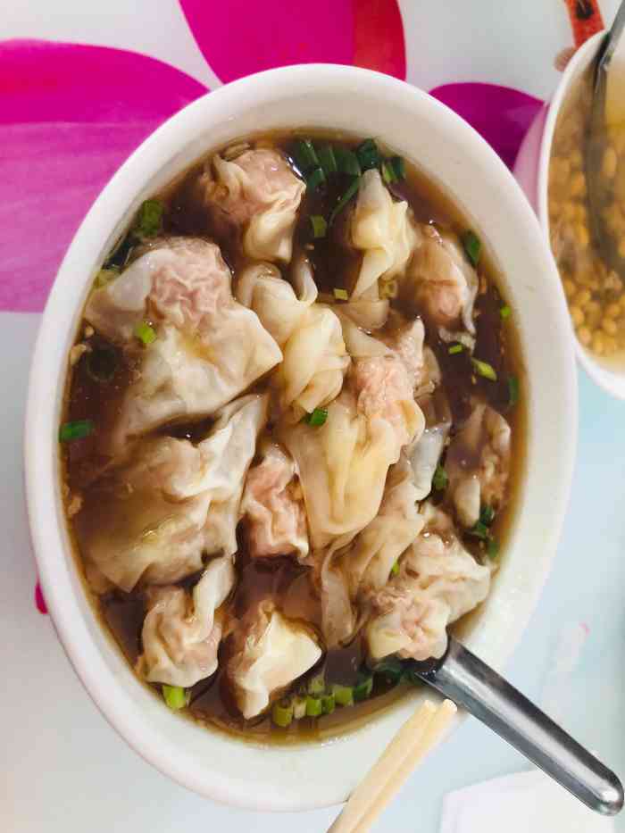 周宁的扁肉拌面都差不多没啥特别的要雪菜自己加