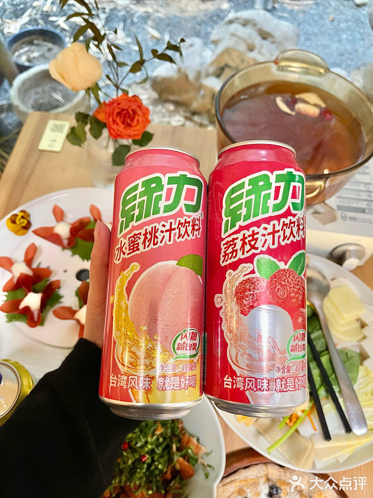 打开易拉罐果香四溢，入口也是清爽无比，真的横扫油腻