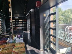 -钟书阁(松江泰晤士小镇店)