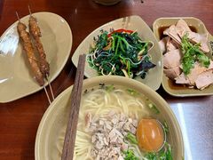 -亮亮面馆(经六路店)