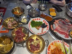 -哈哈碳都·牛肋条无限自助烤肉(台江万达店)