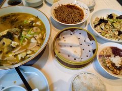 -江城小馆陕南妈妈菜·全球旅行餐厅(钟楼店)