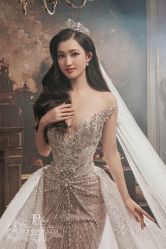 -Renee芮亦婚纱(原丽莎)