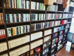 -钟书阁(松江泰晤士小镇店)