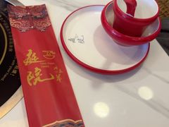 -毛辣果·贵州红酸汤牛肉火锅(西单店)