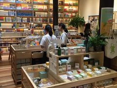 -猫的天空之城概念书店(杭州南宋御街店)