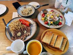 咖椰吐司-HELLO 27 意面·沙拉·帕尼尼