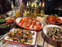 -虾弄弄海派小龙虾·牛羊蝎子火锅