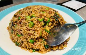 Stir-Fried Beef Cubes with Olives and Rice