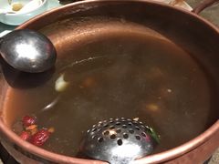 -三人行骨头王火锅(长寿店)