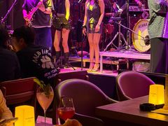 -FOUR PLAY BAR