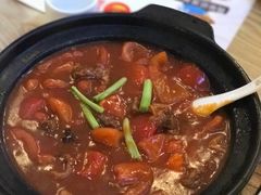 番茄牛腩煲-遇见小厨·北京烤鸭·江湖菜·川菜(广福桥店)