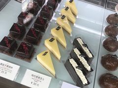 -UNI UNI(环亚凯瑟琳店)