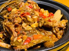 -国庆鱼头鱼尾馆(盛世华庭店)
