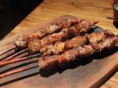 红柳羊肉串-阿里家·新疆烤肉酒場 by MIG